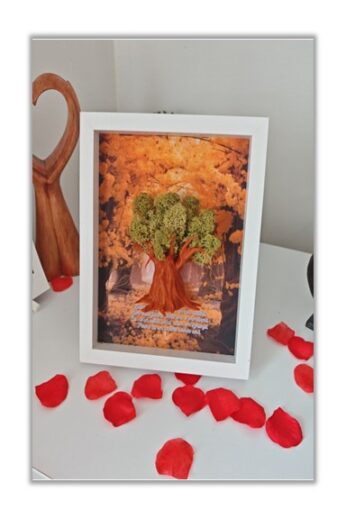 Tablou Canvas Personalizat 3D cu Licheni 10 - Compartiment pentru un mesaj secret.
